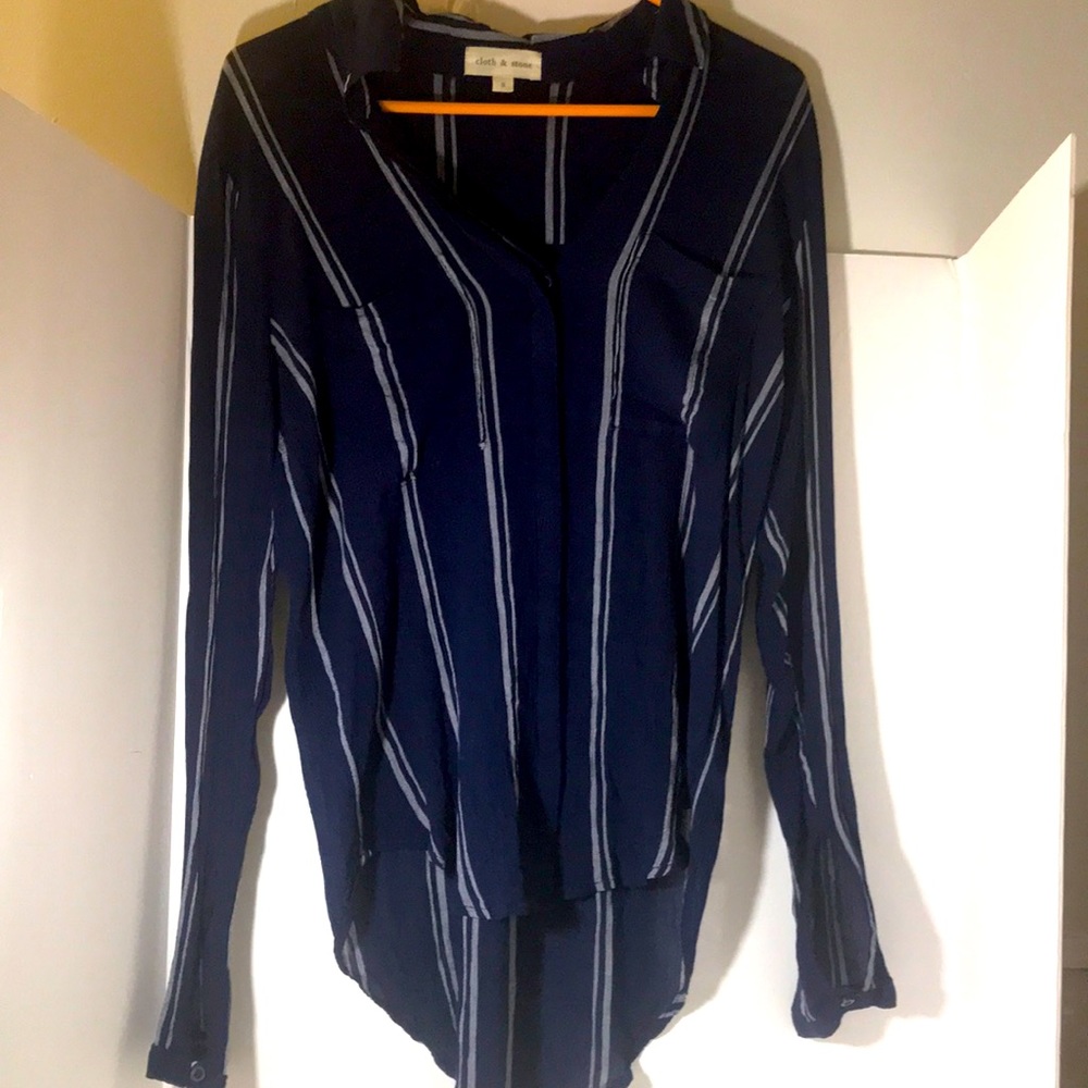 Cloth & Stone long sleeve size small blue stripes button cuff top